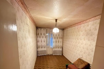 2-к квартира, 33 м², 1/5 эт.